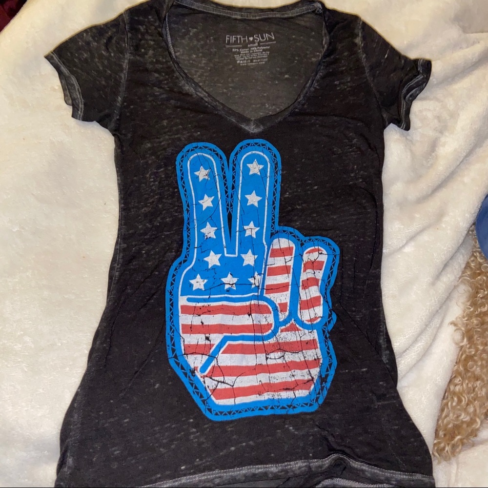 Red white and blue peace sign shirt🆒